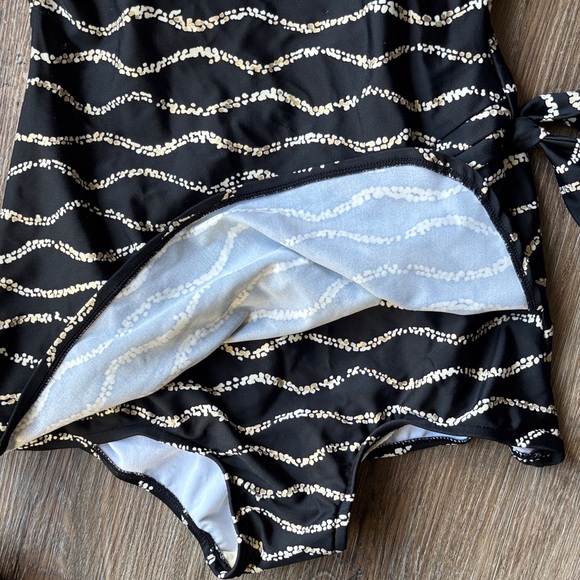 Vintage inspired Black, White Gold One Piece Swimsuit 10 - Picture 5 of 9